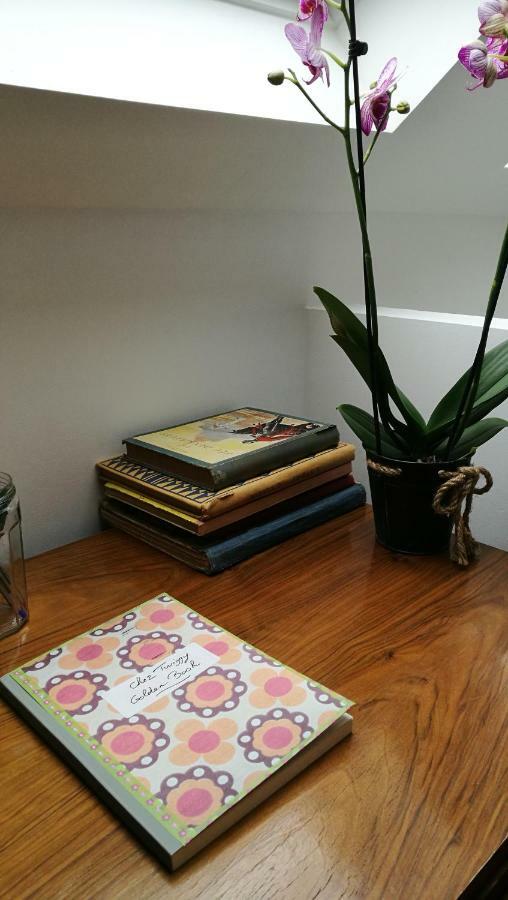 Chez Twiggy - Guesthouse Vintage A Prenois Экстерьер фото